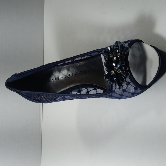 Shoes - Picture 1 of 6